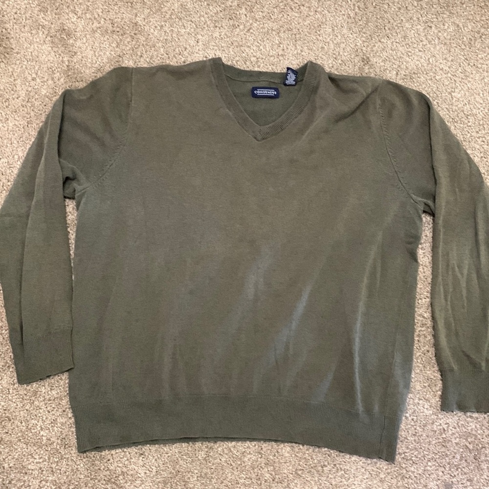 Mens green v-neck sweater. Size L